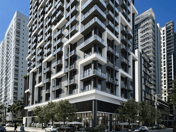 04-Domus-Brickell-Center-Street-View